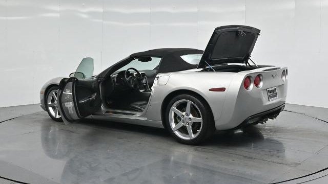 2005 Chevrolet Corvette Base