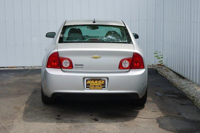 2011 Chevrolet Malibu - $7,000