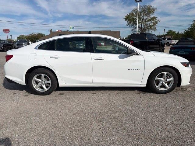 2018 Chevrolet Malibu - $8,911