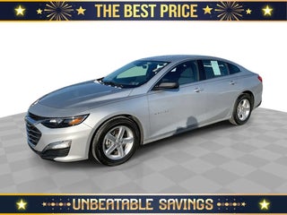 2021 Chevrolet Malibu with Silver Ice Metallic Exterior