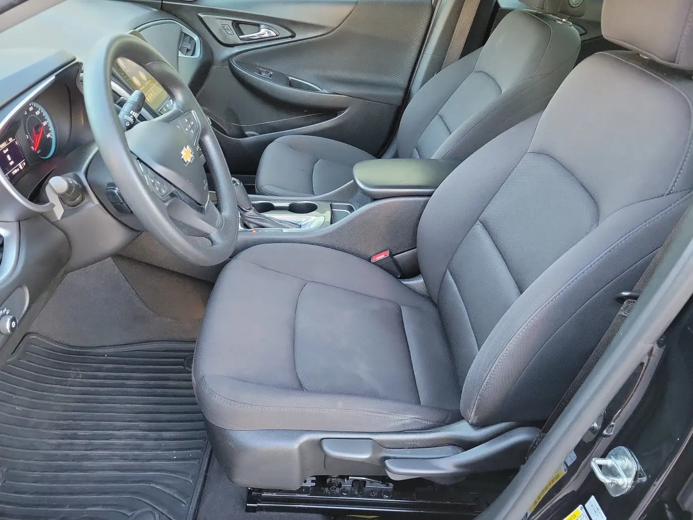 2020 Chevrolet Malibu - $13,998