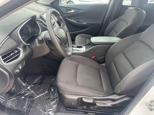 2017 Chevrolet Malibu - $13,500