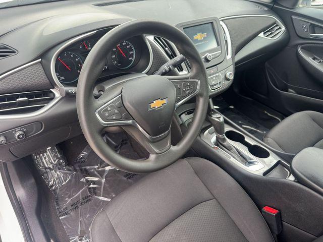 2017 Chevrolet Malibu - $13,500