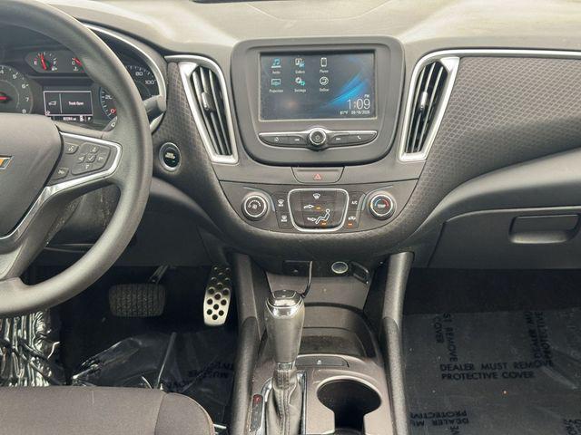 2017 Chevrolet Malibu - $13,500