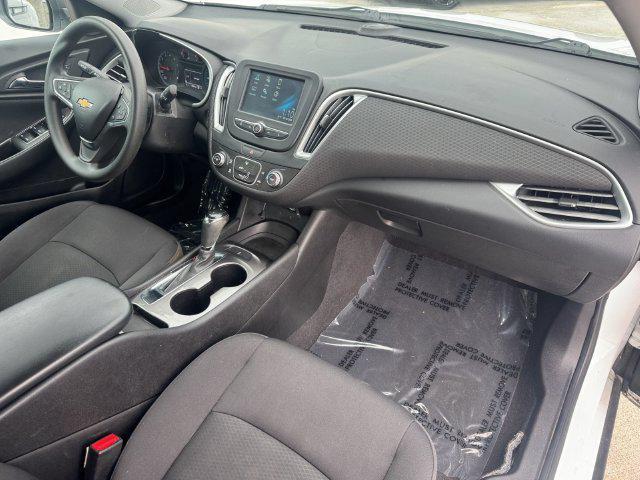 2017 Chevrolet Malibu - $13,500