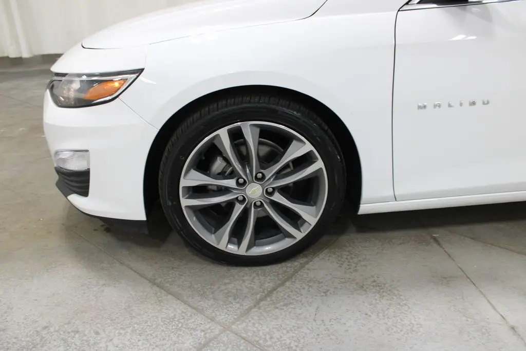 2025 Chevrolet Malibu - $17,998