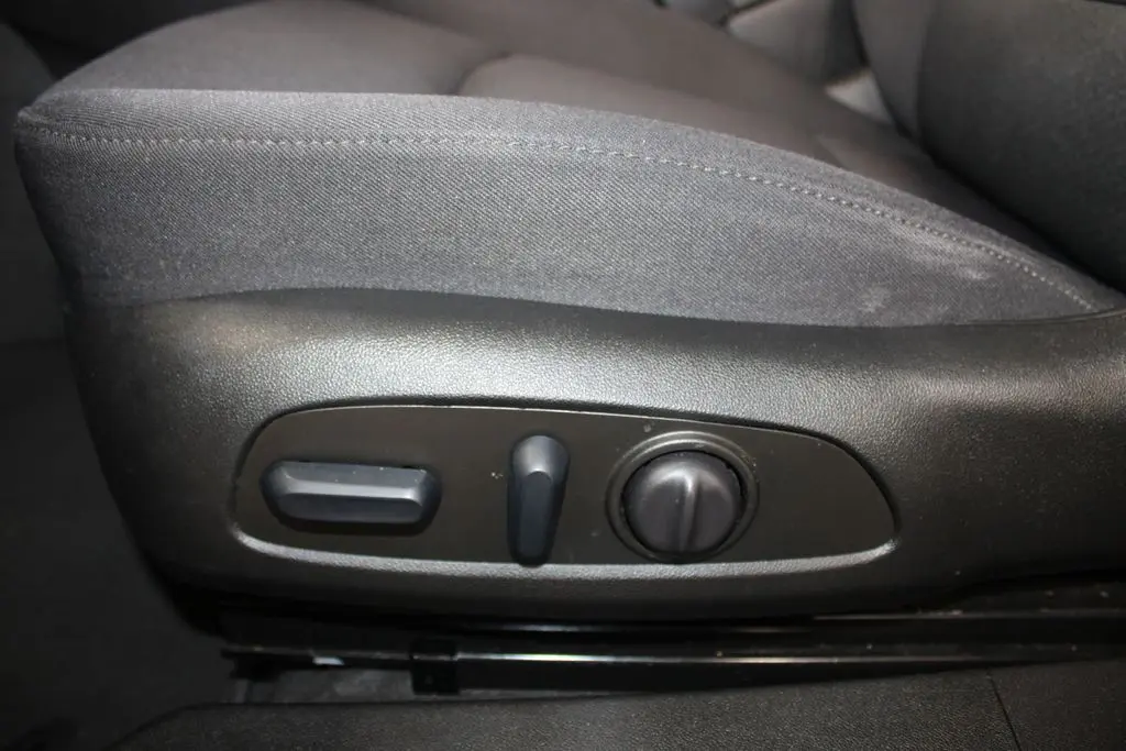 2025 Chevrolet Malibu - $17,998