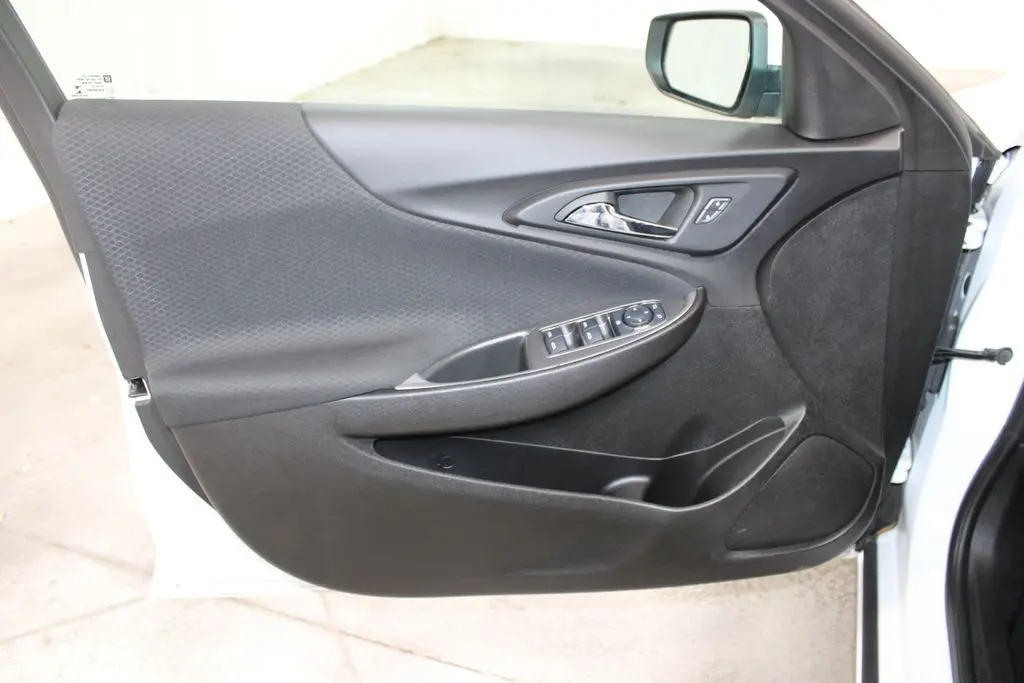 2025 Chevrolet Malibu - $17,998