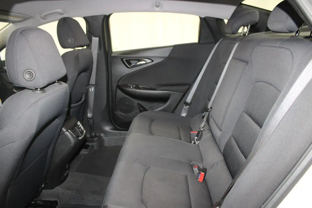 2025 Chevrolet Malibu - $17,998