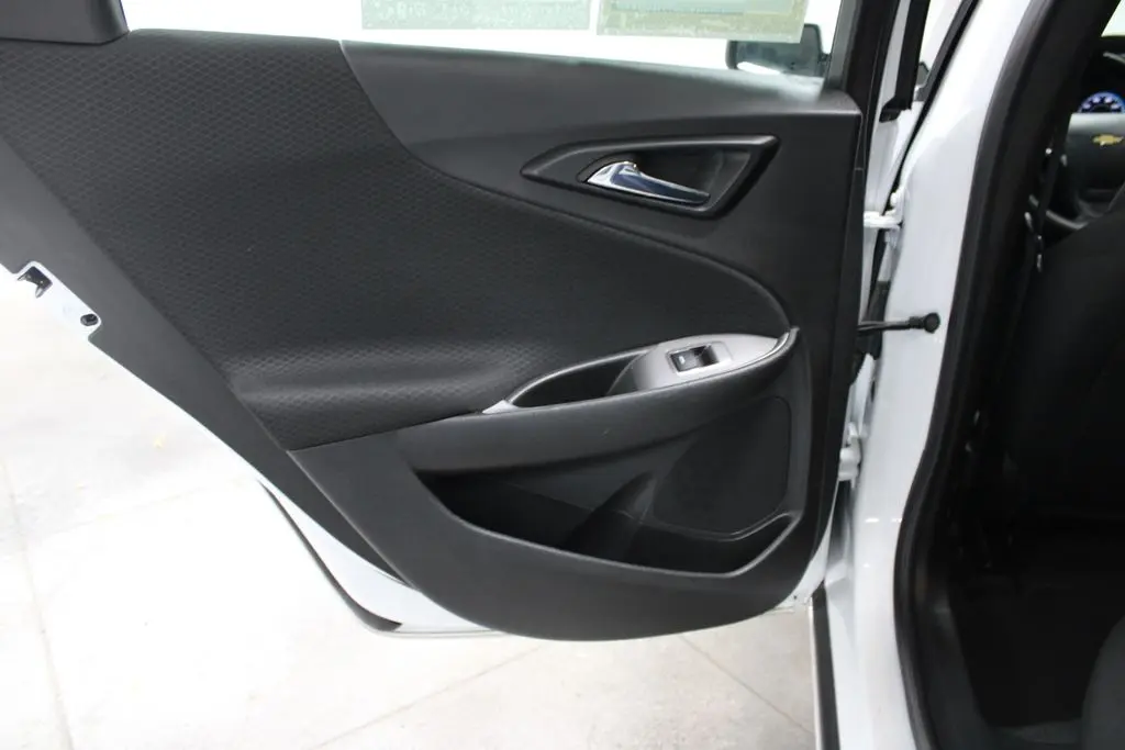 2025 Chevrolet Malibu - $17,998
