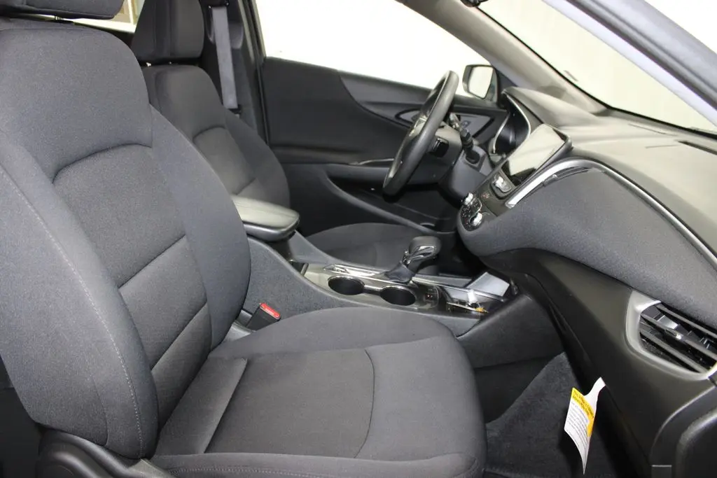 2025 Chevrolet Malibu - $17,998