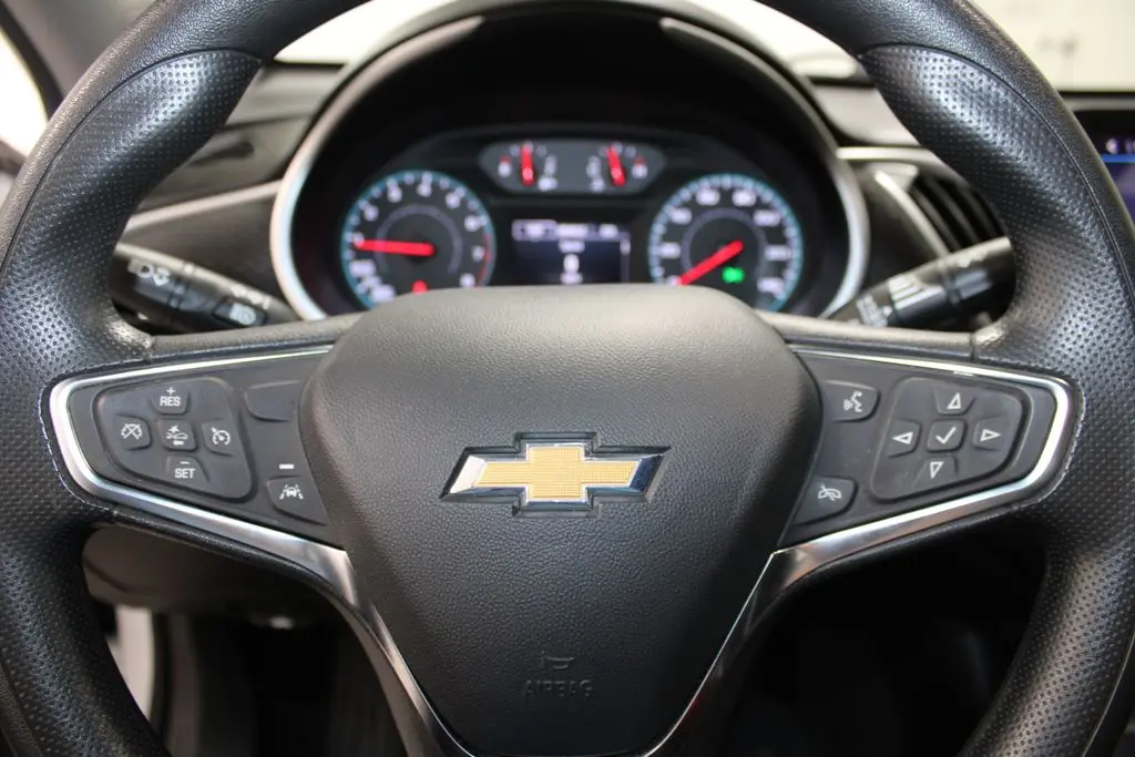 2025 Chevrolet Malibu - $17,998