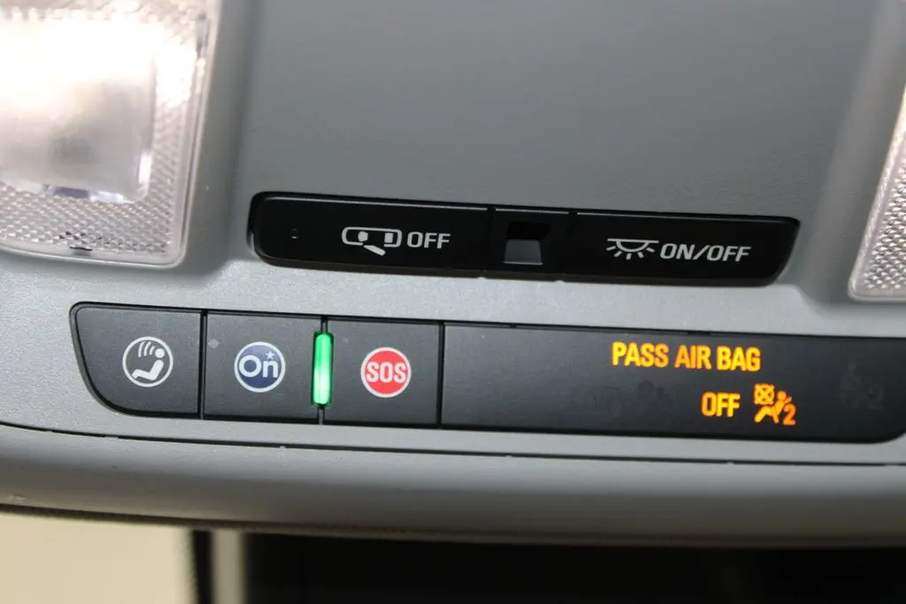 2025 Chevrolet Malibu - $17,998
