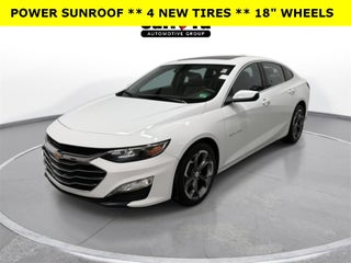 2023 Chevrolet Malibu with Summit White Exterior