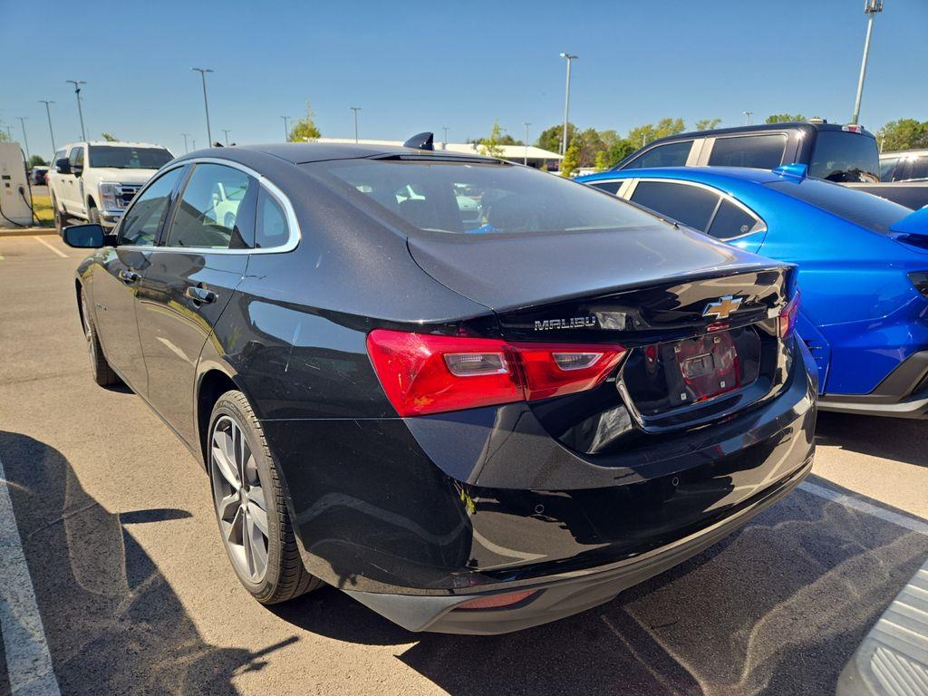 2025 Chevrolet Malibu LT — photo 1 of 12