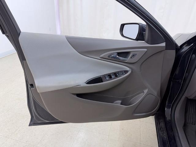 2023 Chevrolet Malibu - $14,882