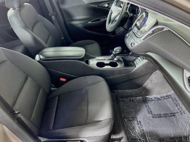 2024 Chevrolet Malibu - $17,800