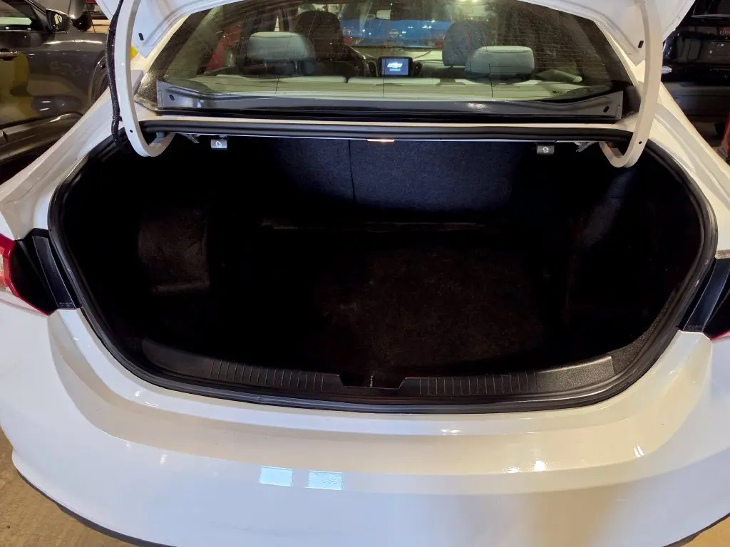 2022 Chevrolet Malibu - $16,247