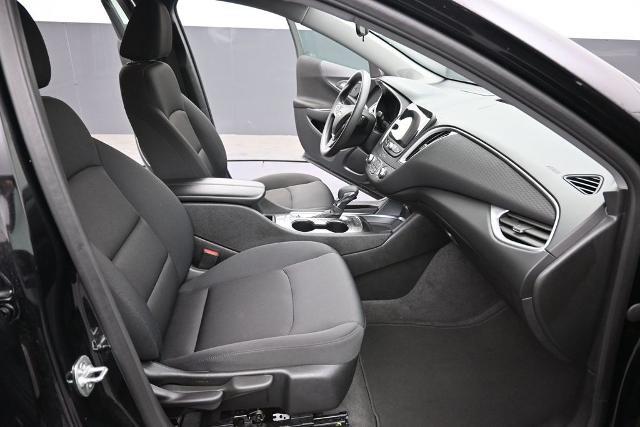 2025 Chevrolet Malibu - $18,695