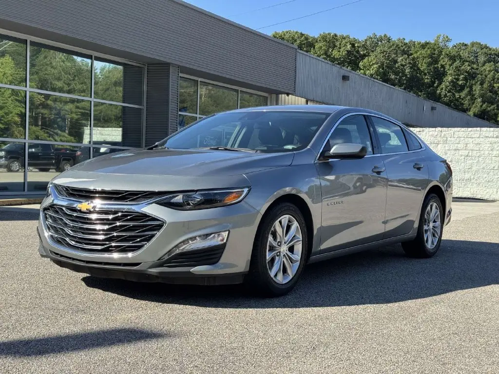 2025 Chevrolet Malibu - $18,200