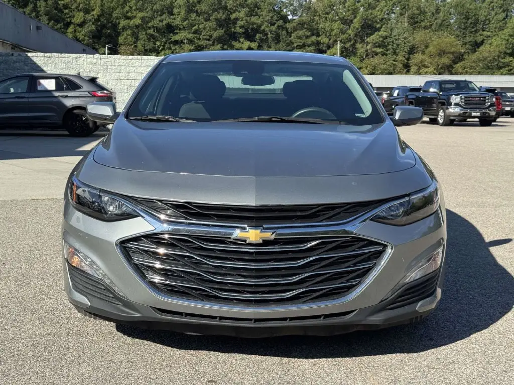 2025 Chevrolet Malibu - $18,200