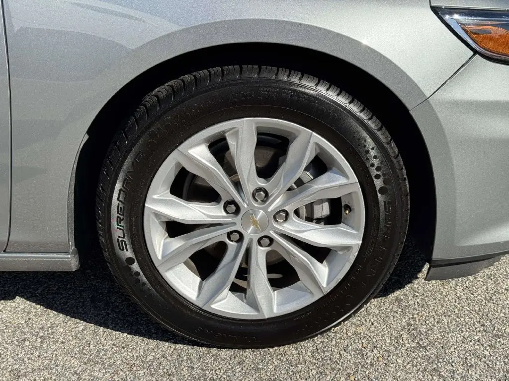 2025 Chevrolet Malibu - $18,200