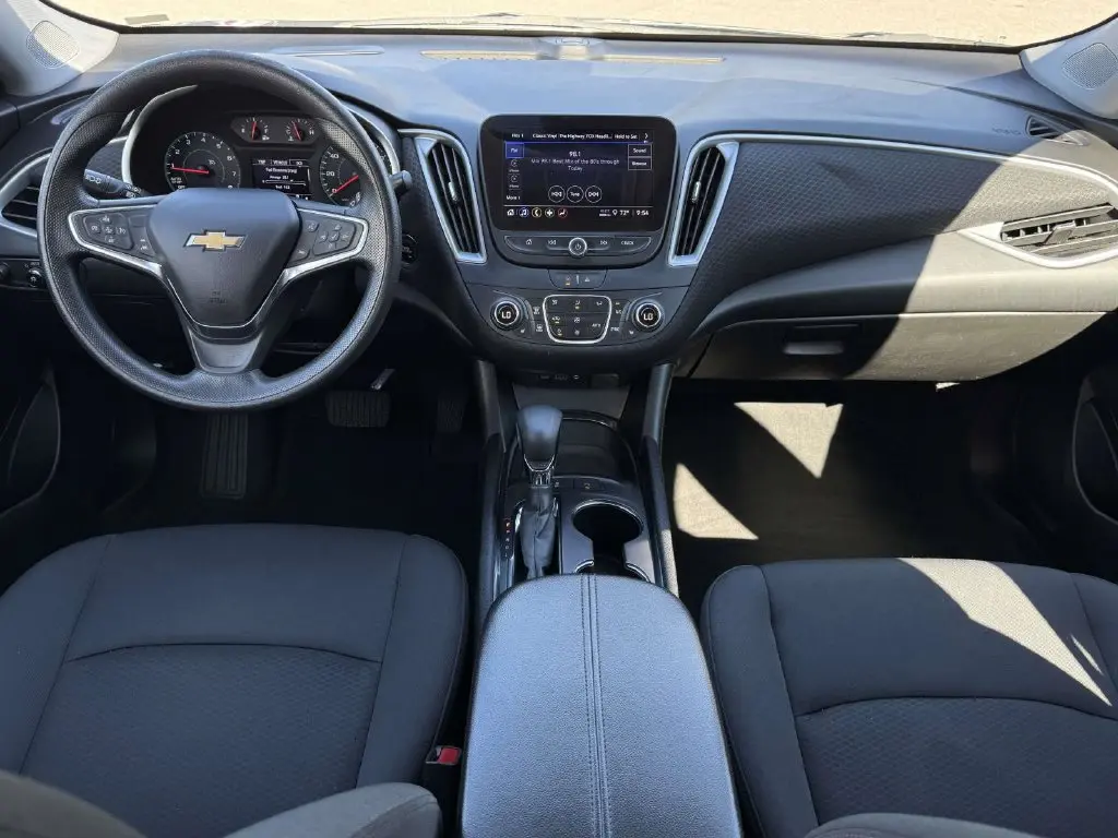2025 Chevrolet Malibu - $18,200