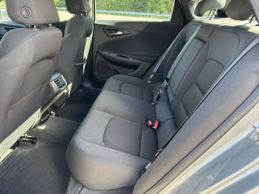 2025 Chevrolet Malibu - $18,200