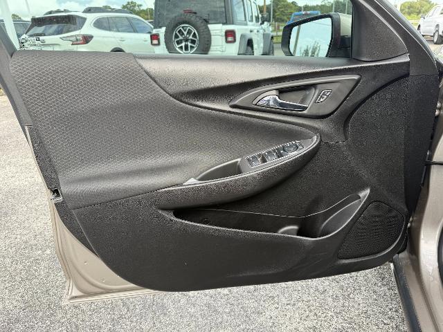 2025 Chevrolet Malibu - $16,749