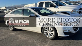 2020 Chevrolet Malibu with Summit White Exterior