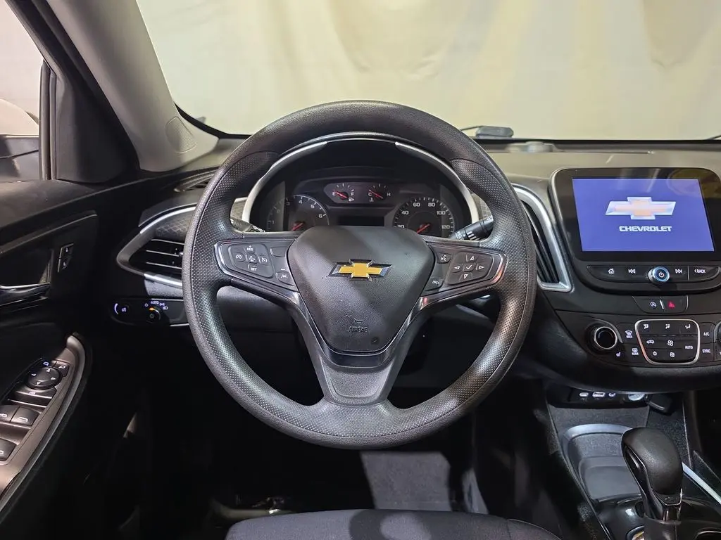 2023 Chevrolet Malibu - $17,475