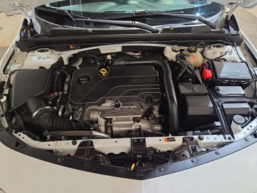 2023 Chevrolet Malibu - $17,475