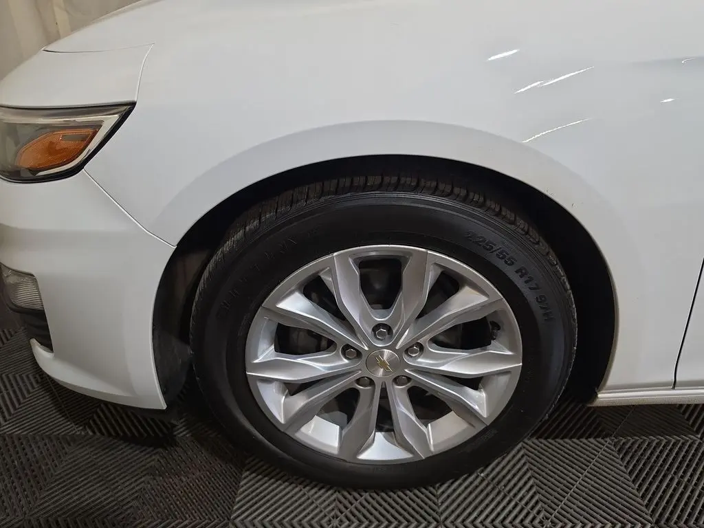 2023 Chevrolet Malibu - $17,475