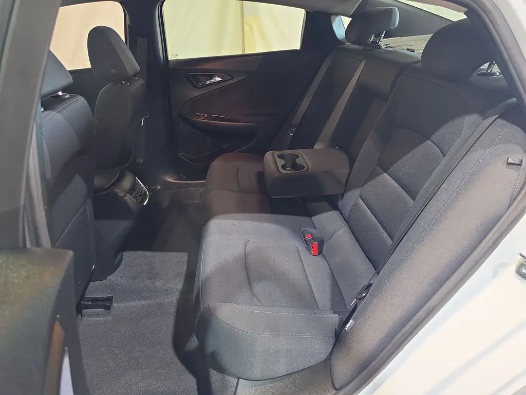 2023 Chevrolet Malibu - $17,475