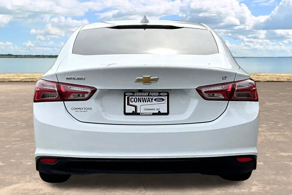 2022 Chevrolet Malibu - $17,815