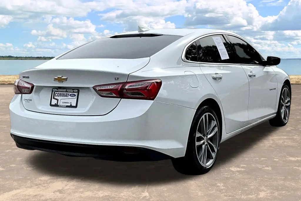 2022 Chevrolet Malibu - $17,815