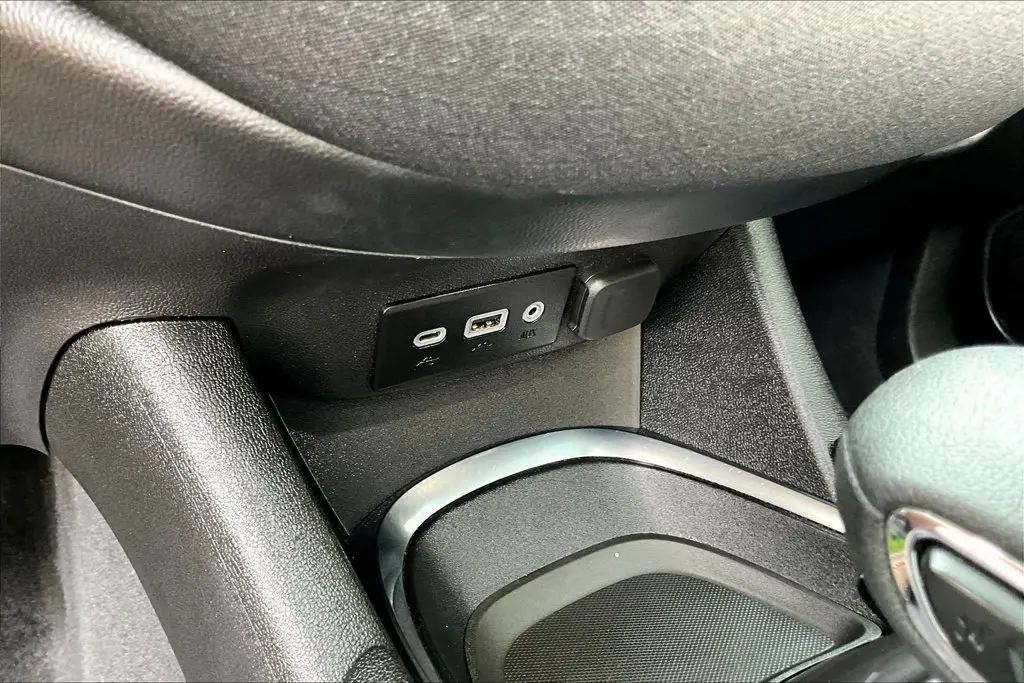 2022 Chevrolet Malibu - $17,815