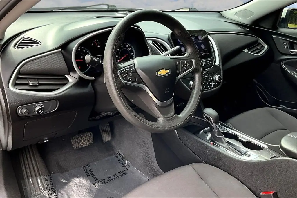 2022 Chevrolet Malibu - $17,815