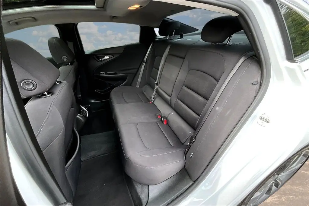 2022 Chevrolet Malibu - $17,815