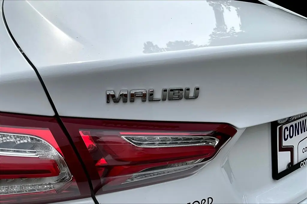 2022 Chevrolet Malibu - $17,815