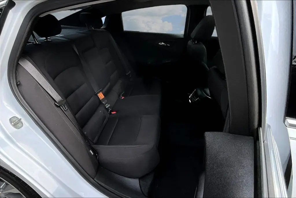 2022 Chevrolet Malibu - $17,815