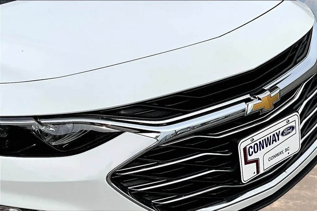 2022 Chevrolet Malibu - $17,815