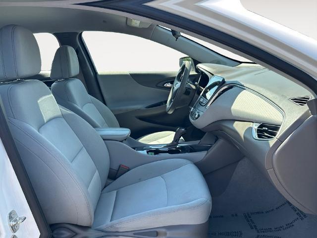 2019 Chevrolet Malibu - $16,299