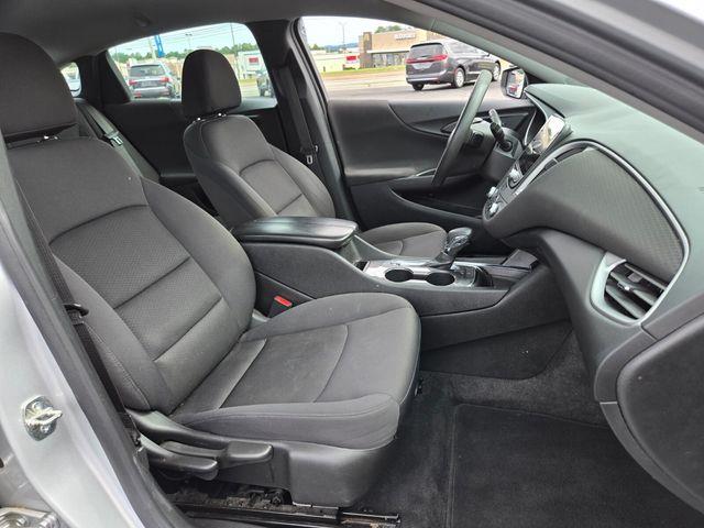 2022 Chevrolet Malibu - $17,194
