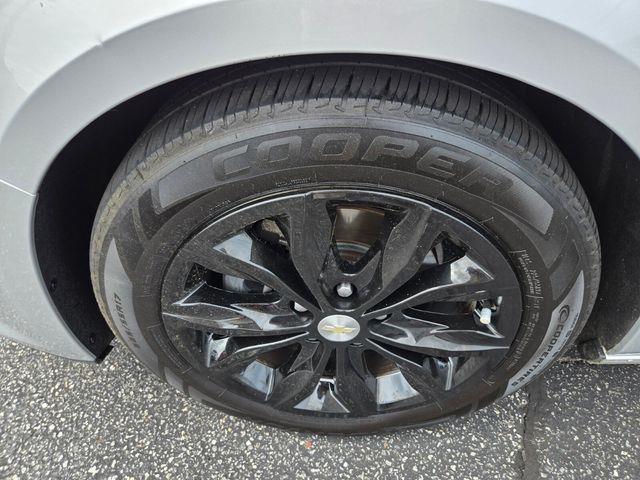 2022 Chevrolet Malibu - $17,194