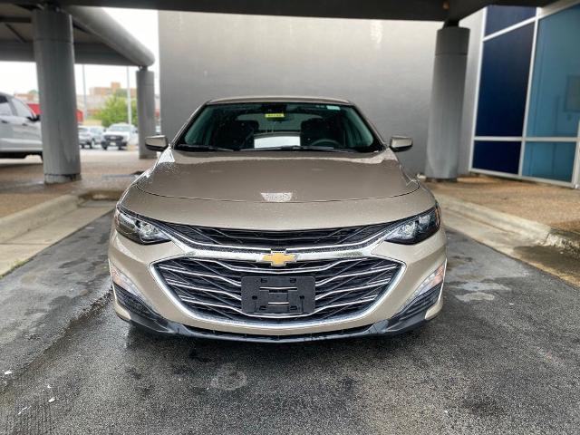 2024 Chevrolet Malibu LT — photo 1 of 12