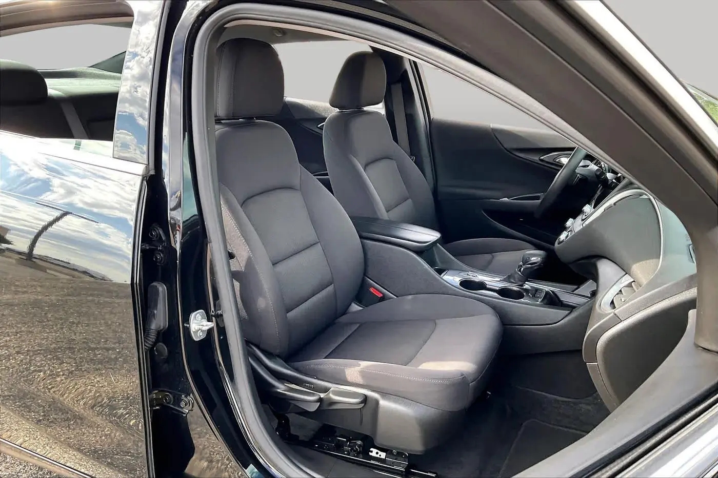 2025 Chevrolet Malibu - $21,919