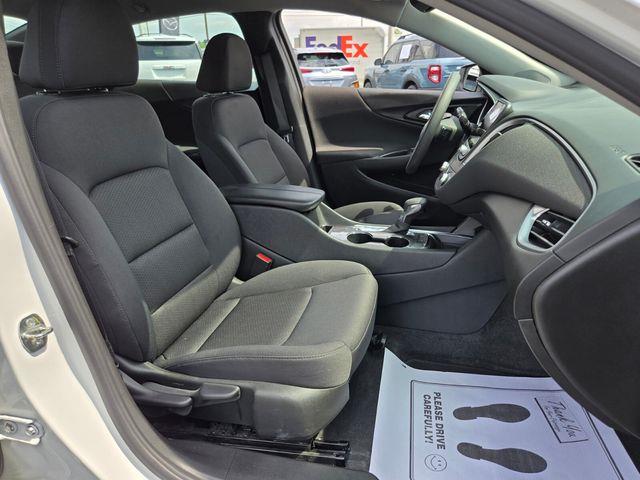 2022 Chevrolet Malibu - $16,494