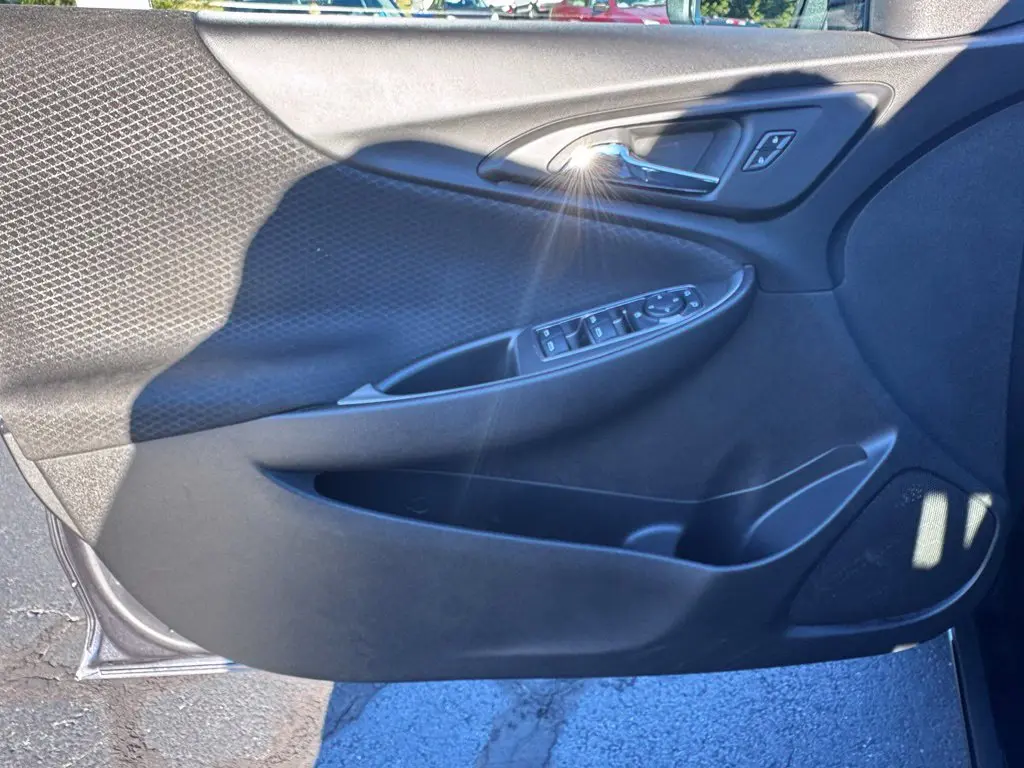 2023 Chevrolet Malibu - $17,824