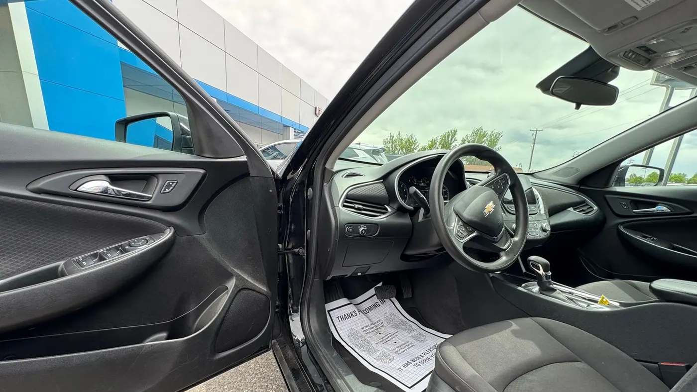 2025 Chevrolet Malibu LT